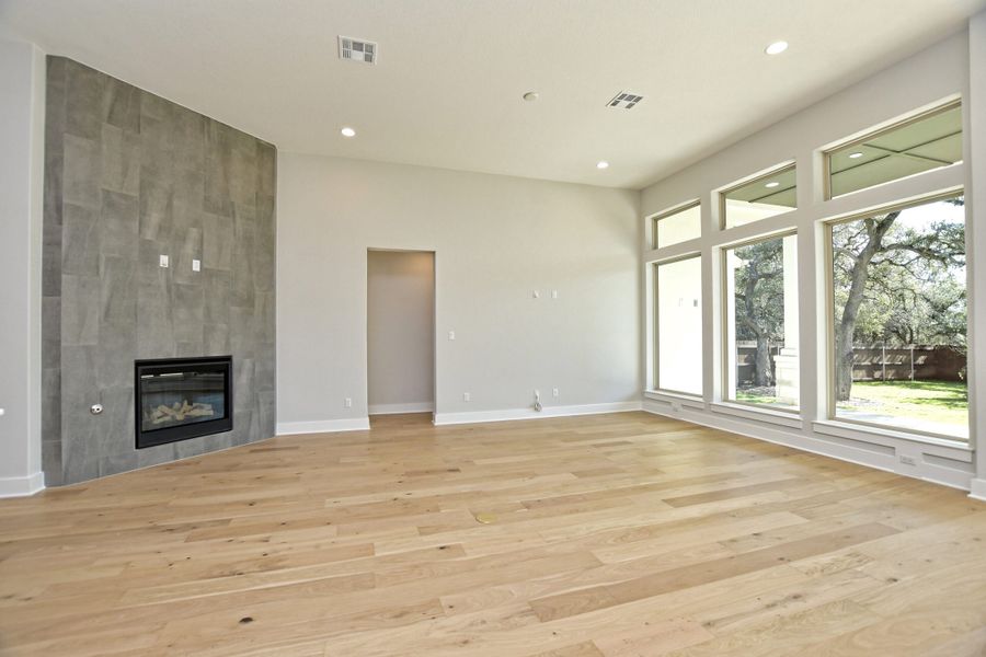 Representative unfurnished interior of a home built from the Sapphire by Giddens Homes in Riverstone, Georgetown (Image 21).