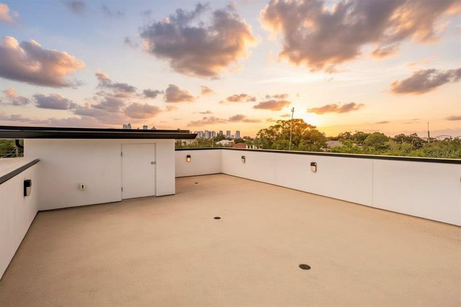 Exterior details and patio area of a home in , Tampa (Image 31).