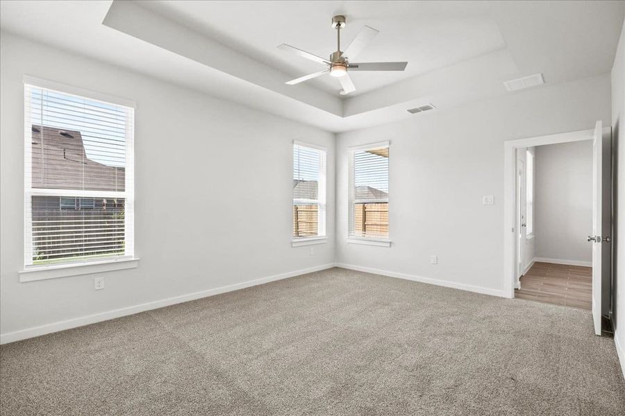 Spacious, unfurnished interior of a new home in Trace, San Marcos (Image 28).