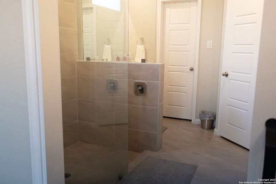 Image 30 of a home in Rhine Valley.