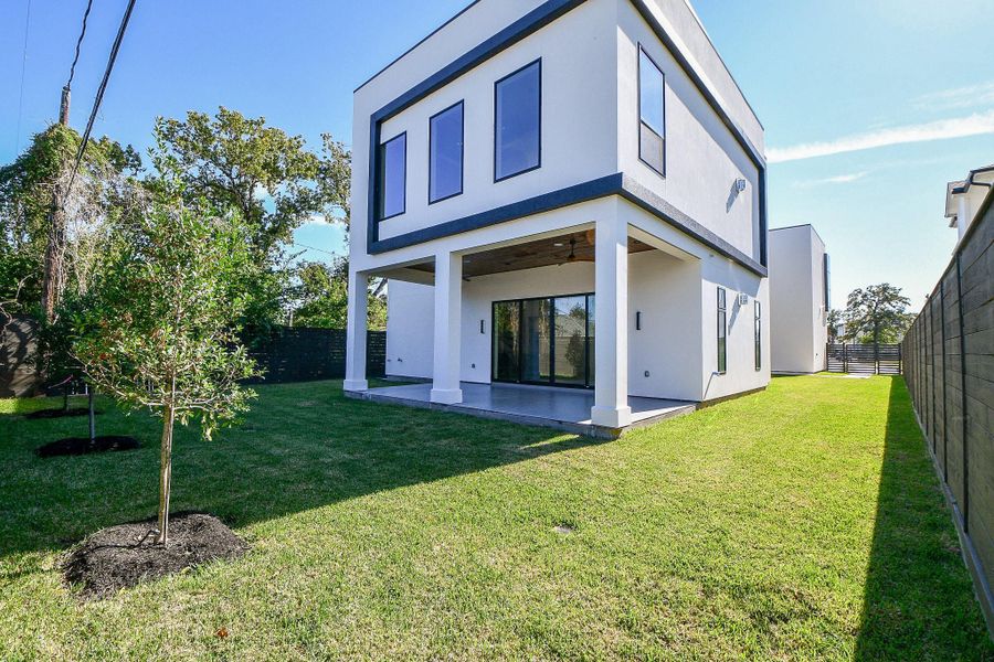 Exterior details and patio area of a home in , Houston (Image 4).