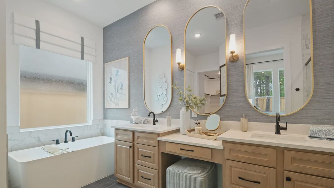 Representative furnished interior of a home built from the Hampton by Chesmar Homes in Wildrye 60', Waller (Image 32).