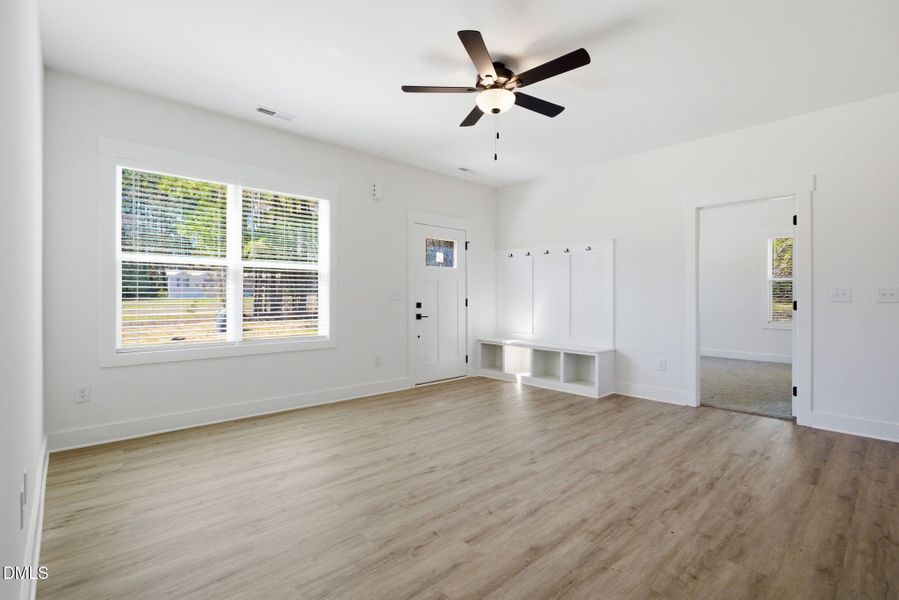 16-web-or-mls-dsc07973
