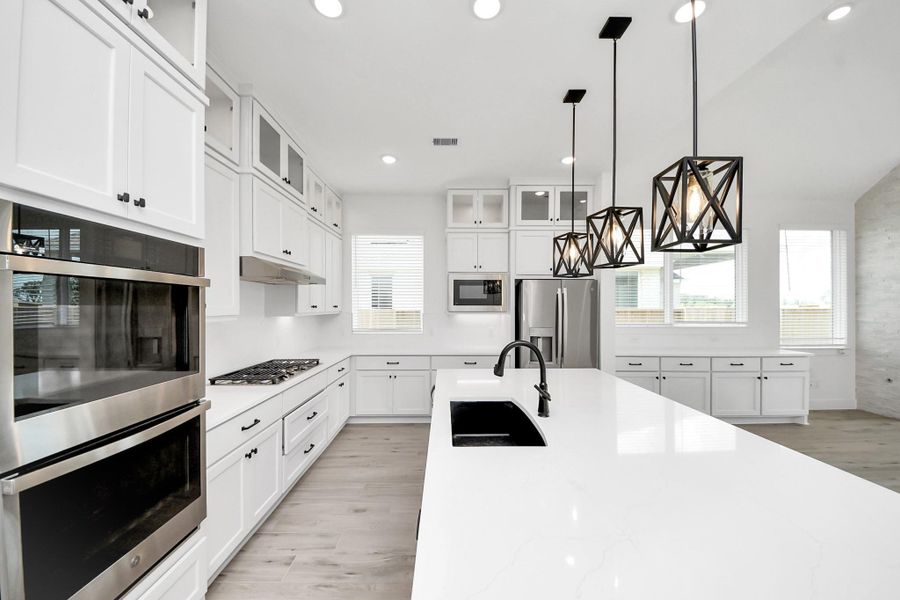 Furnished interior view inside a new home in Meridiana 50's, Manvel (Image 10).