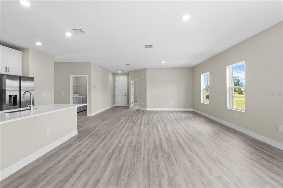 Spacious, unfurnished interior of a new home in , Ocala (Image 39).