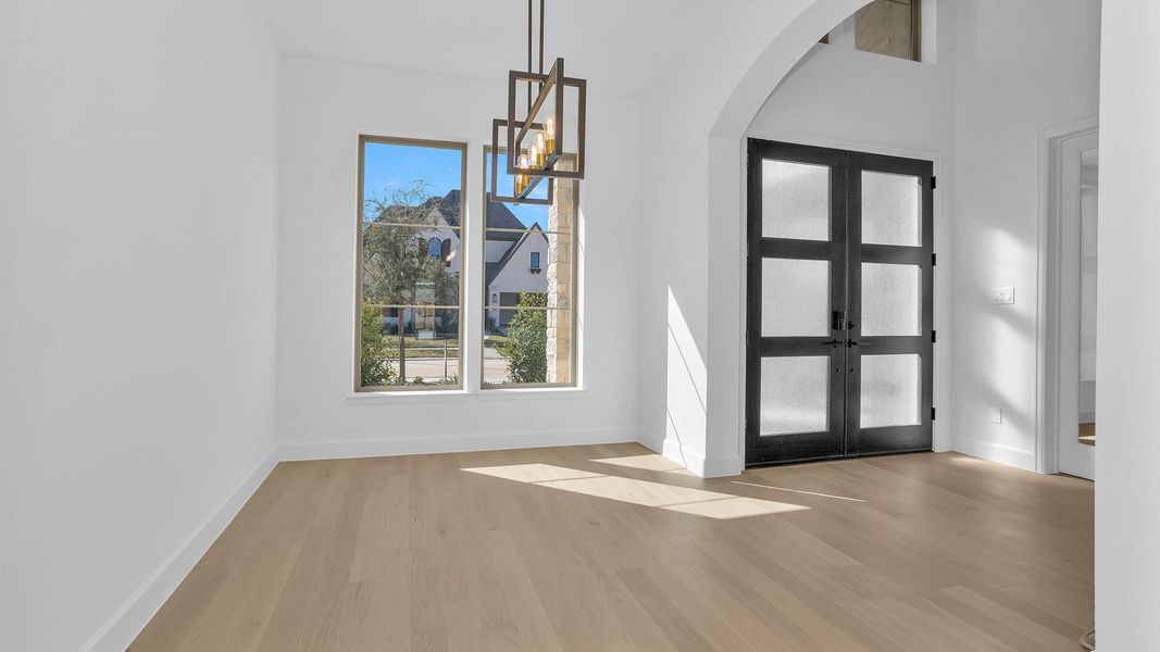 Spacious, unfurnished interior of a new home in Jordan Ranch, Fulshear (Image 13).