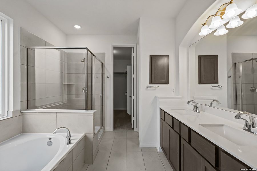 Furnished interior view inside a new home in Homestead, Schertz (Image 14).