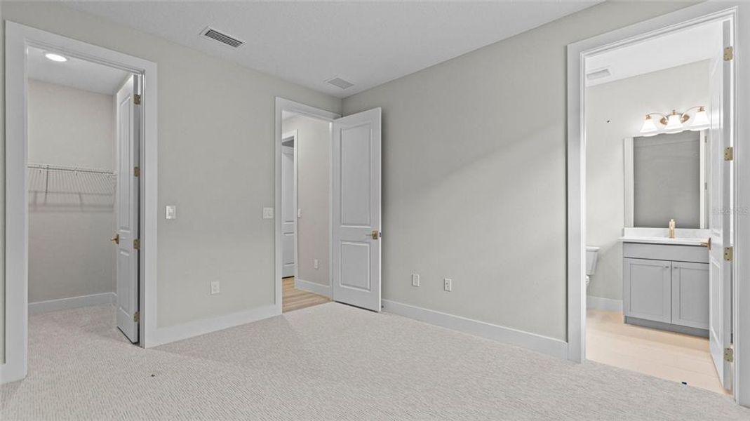 Spacious, unfurnished interior of a new home in Cresswind Lakewood Ranch, Lakewood Ranch (Image 19).