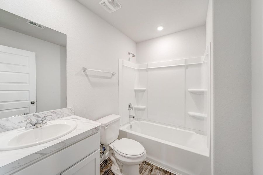 Furnished interior view inside a new home in Santa Fe, Cleveland (Image 6).
