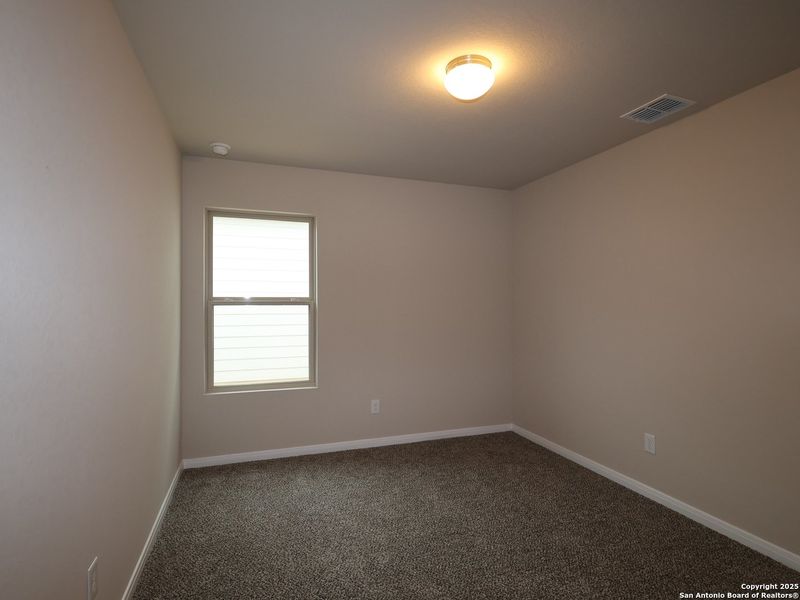 Spacious, unfurnished interior of a new home in Winding Brook, San Antonio (Image 18).
