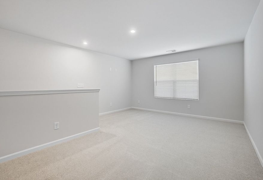 Spacious, unfurnished interior of a new home in Waxhaw Landing, Monroe (Image 20).