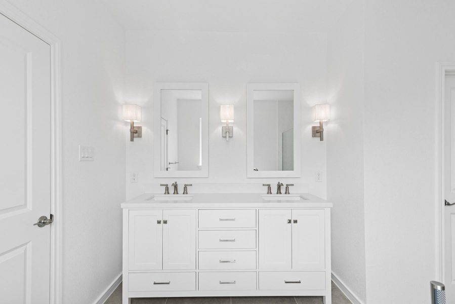 Double sinks in primary bath Double sinks in primary bath
