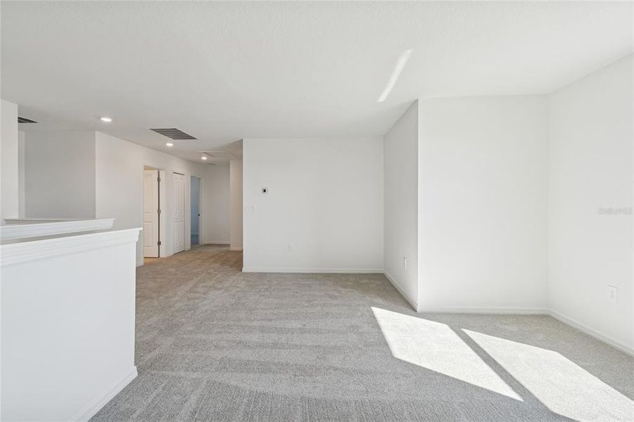 Spacious, unfurnished interior of a new home in Southpointe, Palmetto (Image 25).