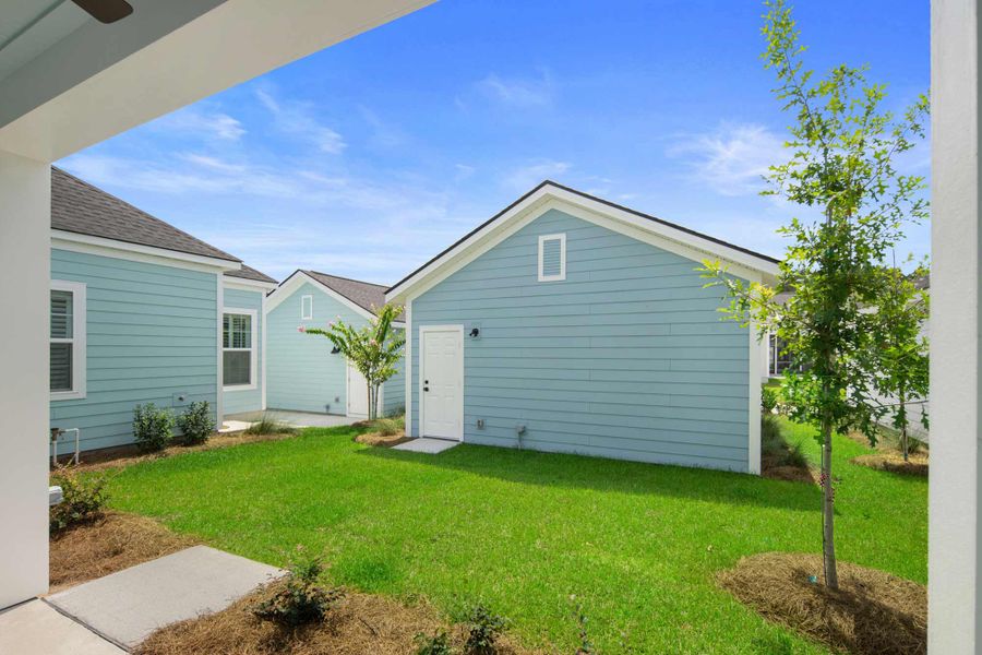 Representative exterior details of a home built from the The Lindenberry by David Weekley Homes in Point Hope - Cottage Collection, Charleston (Image 3). Representative exterior details of a home built from the The Lindenberry by David Weekley Homes in Point Hope - Cottage Collection, Charleston (Image 3).