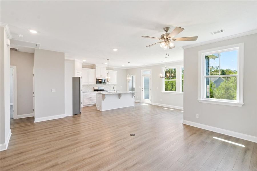 Spacious, unfurnished interior of a new home in Sinclair at Crawford Creek, Grovetown (Image 10).