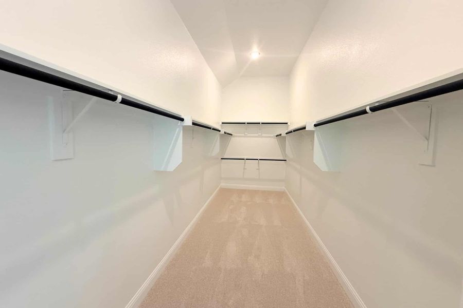 Spacious, unfurnished interior of a new home in Polo Ridge, Mesquite (Image 16).