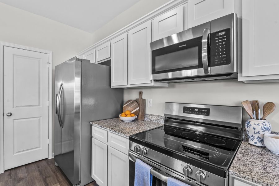Representative furnished interior of a home built from the Hickory by McGuinn Homes in Greenlawn Village, Columbia (Image 9).