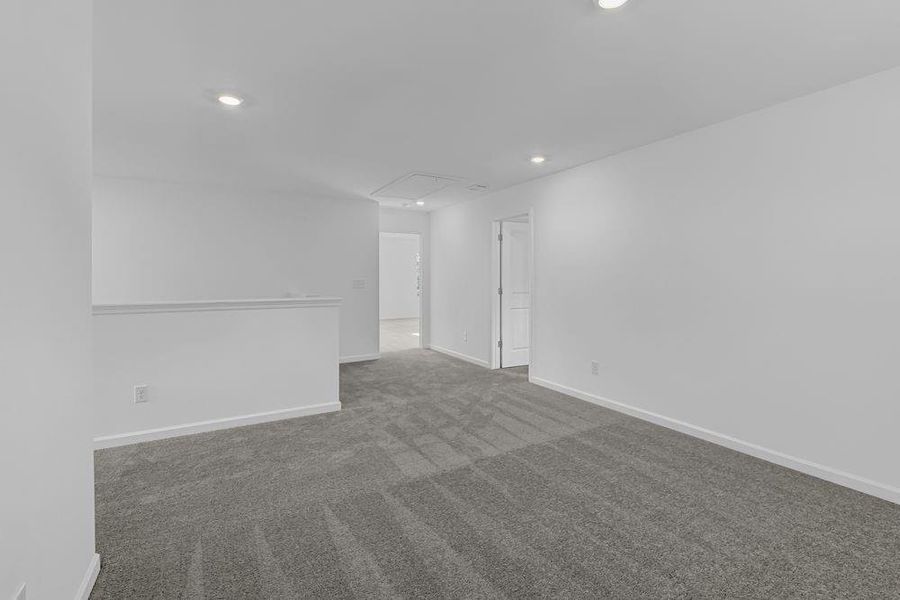 Spacious, unfurnished interior of a new home in Falls Creek, Flowery Branch (Image 21).