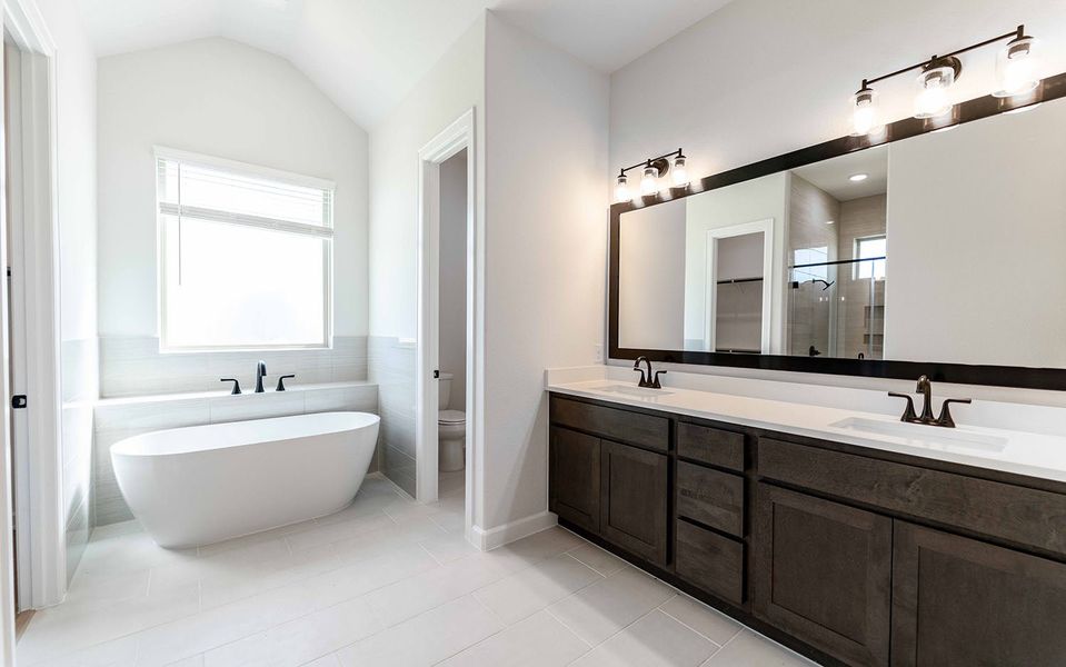 Furnished interior view inside a new home in Heath Golf & Yacht Club, Heath (Image 10).