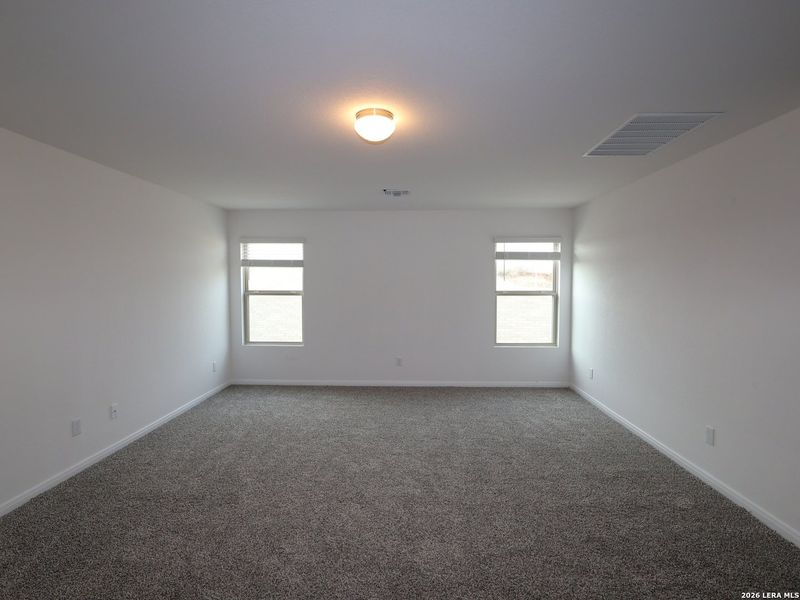 Spacious, unfurnished interior of a new home in Agave, San Antonio (Image 24).