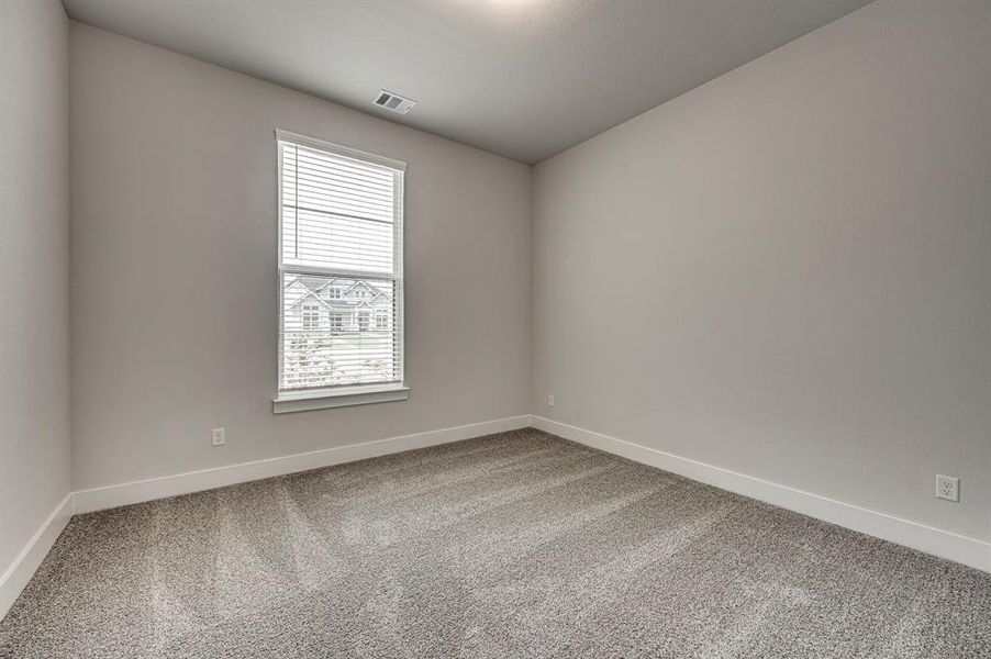 Spacious, unfurnished interior of a new home in Springside Estates II, Waxahachie (Image 12).