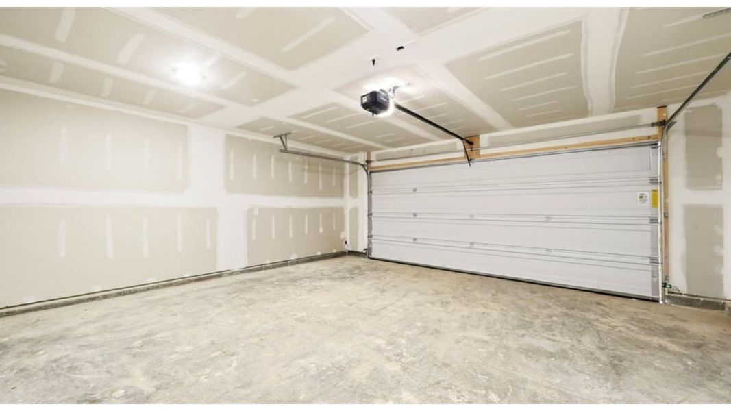 Spacious, unfurnished interior of a new home in Johnson Farms, Greeneville (Image 24).