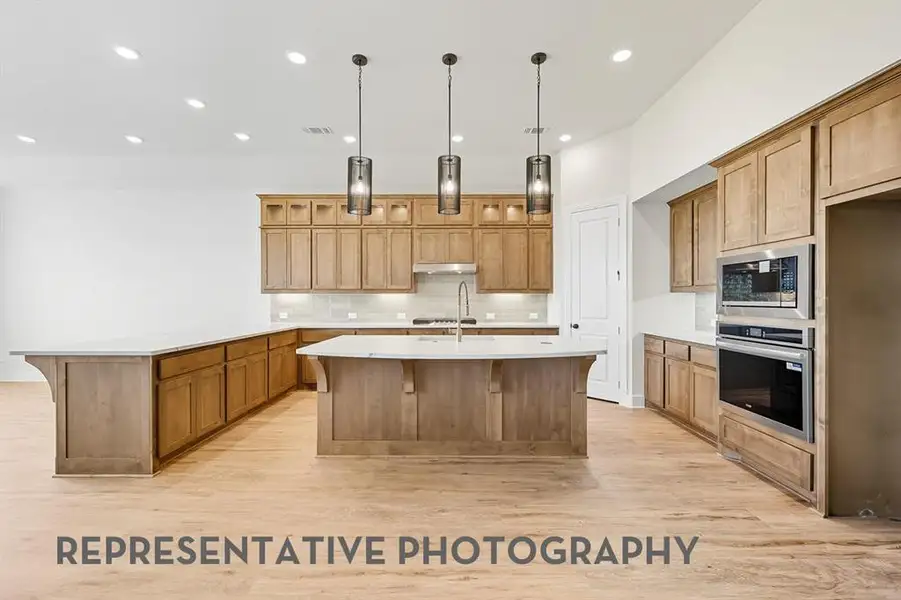 Furnished interior view inside a new home in Canyon Creek Estates, Sherman (Image 8).
