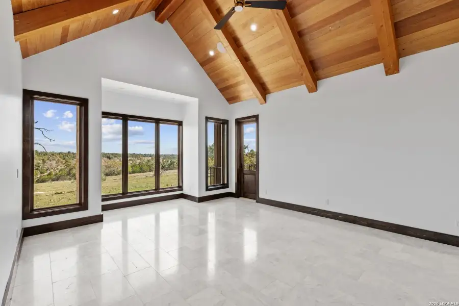 Spacious, unfurnished interior of a new home in , Fredericksburg (Image 22).