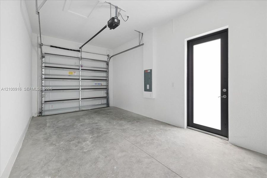 Spacious, unfurnished interior of a new home in , Lehigh Acres (Image 35).