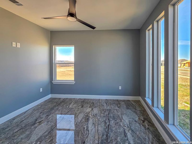 Spacious, unfurnished interior of a new home in , Eagle Pass (Image 22).
