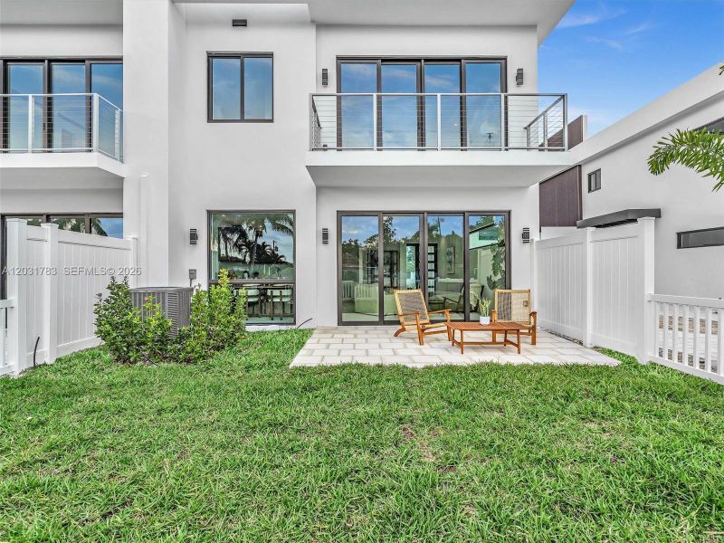 Exterior details and patio area of a home in , Dania Beach (Image 3).