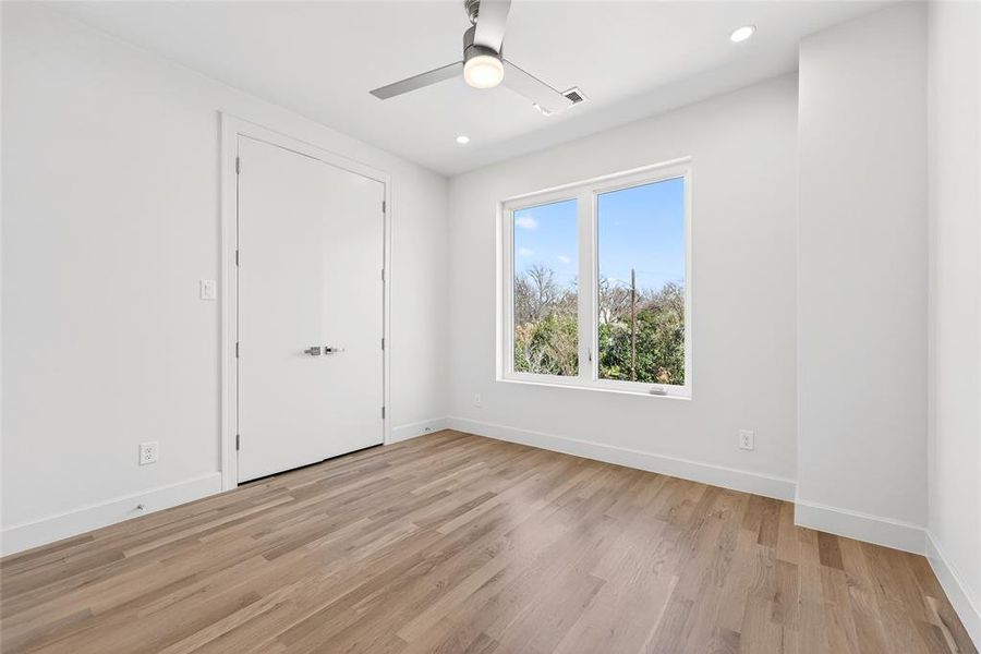 Spacious, unfurnished interior of a new home in , Dallas (Image 33).