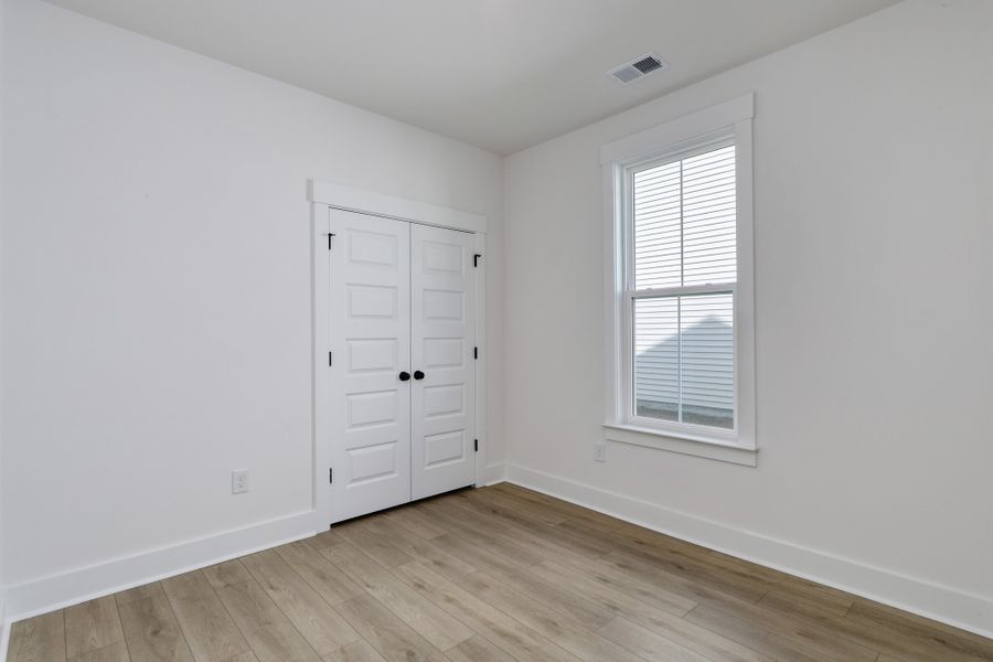 Spacious, unfurnished interior of a new home in Arcadia, Myrtle Beach (Image 31).