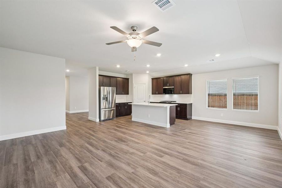 Spacious, unfurnished interior of a new home in Simpson Crossing - Signature Series, McKinney (Image 19). Spacious, unfurnished interior of a new home in Simpson Crossing - Signature Series, McKinney (Image 19).