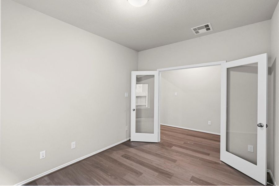 Spacious, unfurnished interior of a new home in Grand Central Park, Conroe (Image 17).
