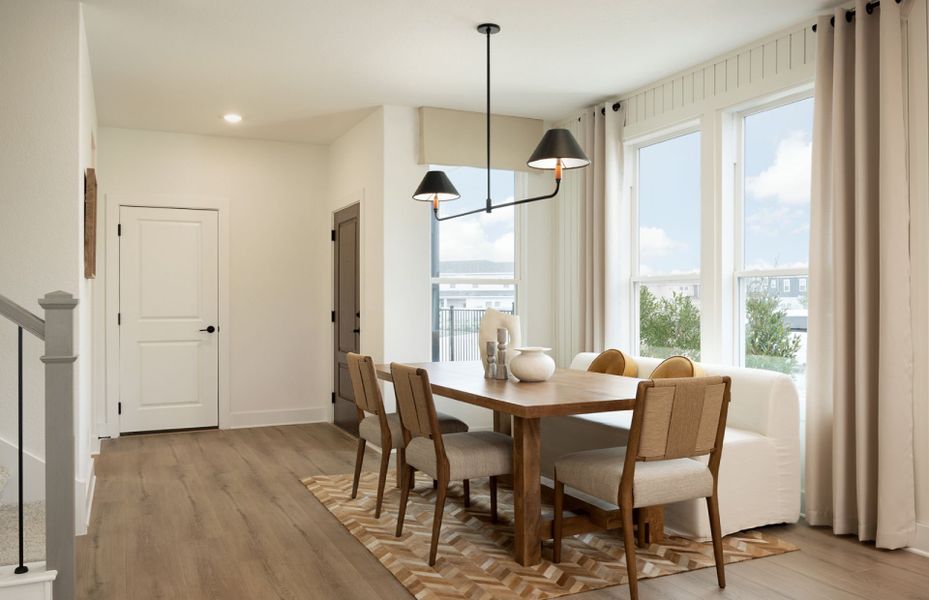 Dining Area Dining Area