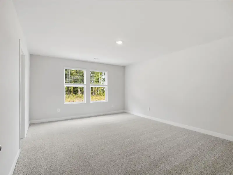 Spacious, unfurnished interior of a new home in Creek Ridge - Signature Collection, Spartanburg (Image 13).