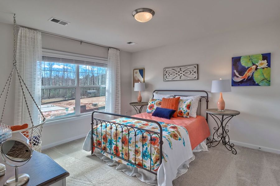 Representative furnished interior of a home built from the The Shiloh by Stanley Martin Homes in Stratford, Denver (Image 17).