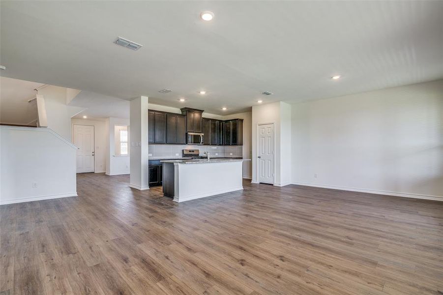 Spacious, unfurnished interior of a new home in Heartland, Crandall (Image 17).