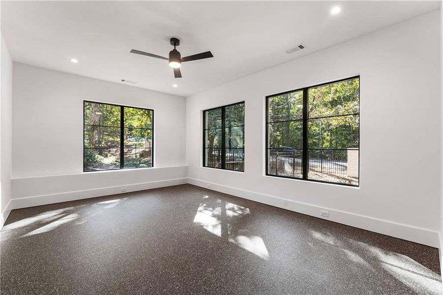 Spacious, unfurnished interior of a new home in , Sandy Springs (Image 23).