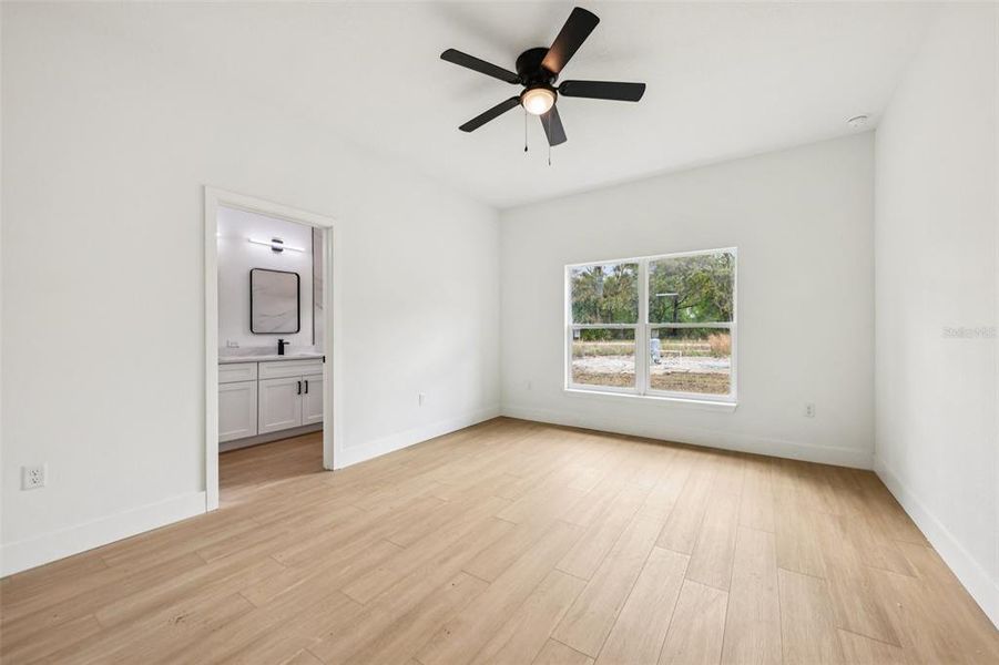 Spacious, unfurnished interior of a new home in , Ocklawaha (Image 28).