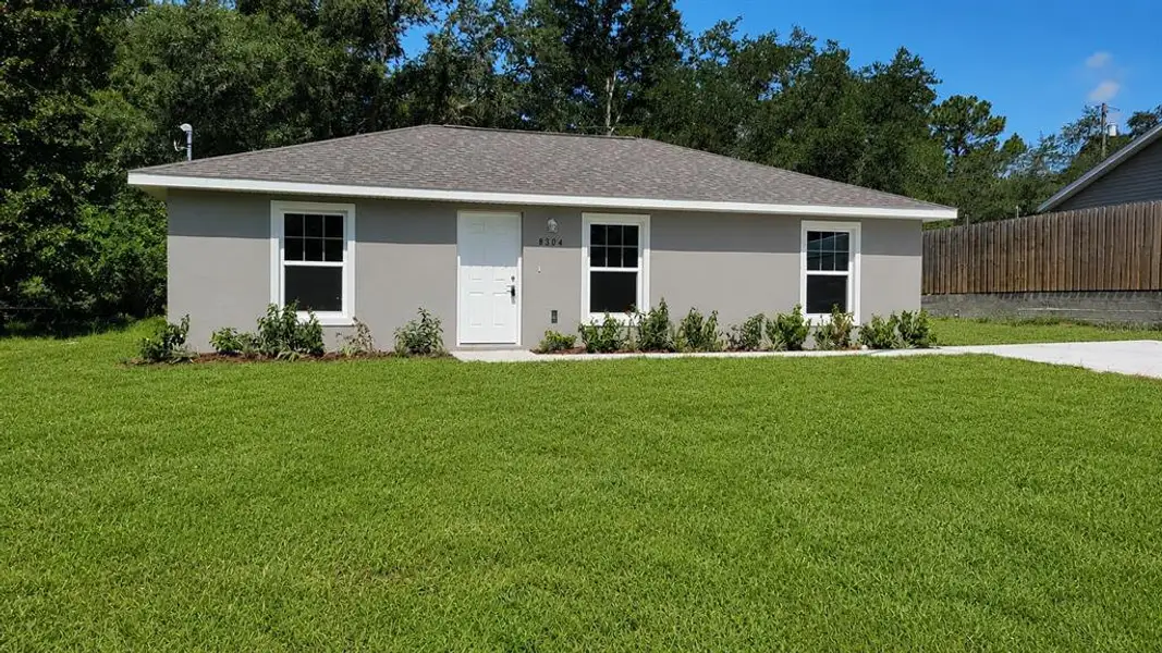 Exterior details and patio area of a home in , Ocala (Image 1). Exterior details and patio area of a home in , Ocala (Image 1).