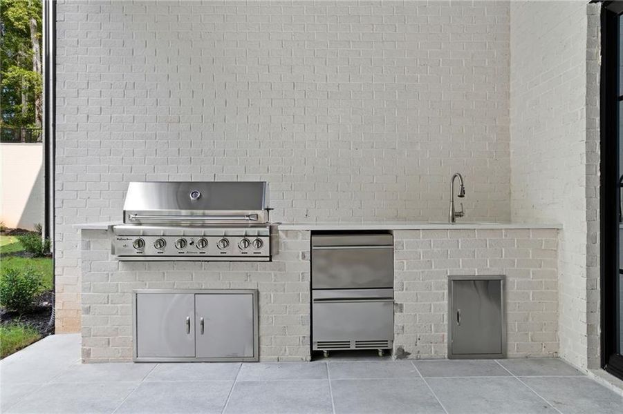 Exterior details and patio area of a home in , Alpharetta (Image 45).
