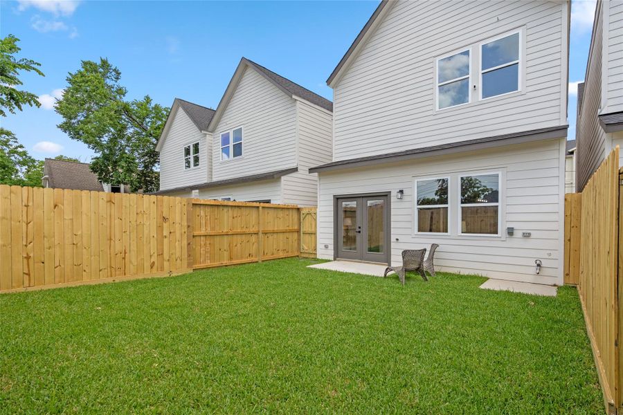 Exterior details and patio area of a home in , Houston (Image 28).