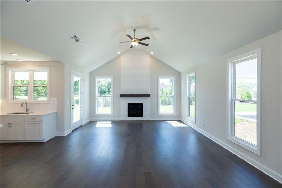 Spacious, unfurnished interior of a new home in Promenade at Sawnee Village, Cumming (Image 20).