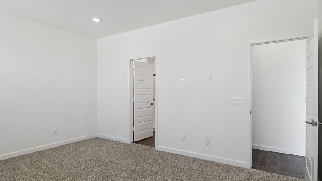Spacious, unfurnished interior of a new home in Del Rio Ranch, Avondale (Image 24). Spacious, unfurnished interior of a new home in Del Rio Ranch, Avondale (Image 24).