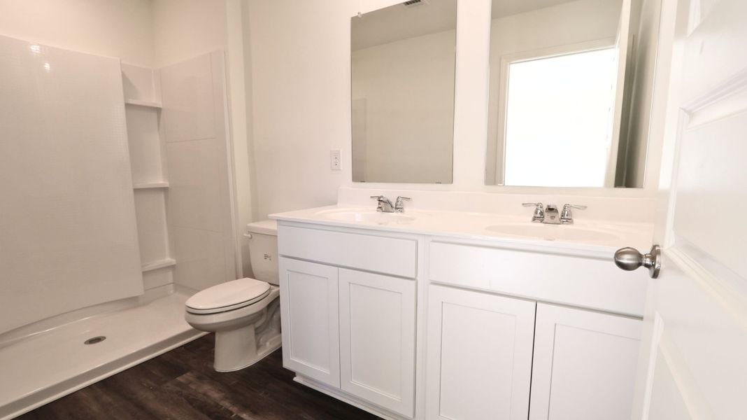Furnished interior view inside a new home in Liberty, Panama City (Image 6).
