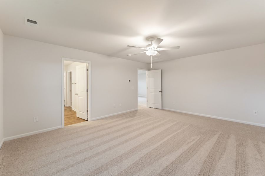 Spacious, unfurnished interior of a new home in Mayfair Village, Spartanburg (Image 17).