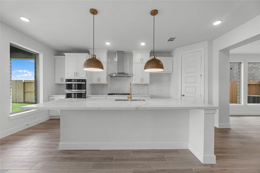 Representative image. Features, selections and colors may vary.