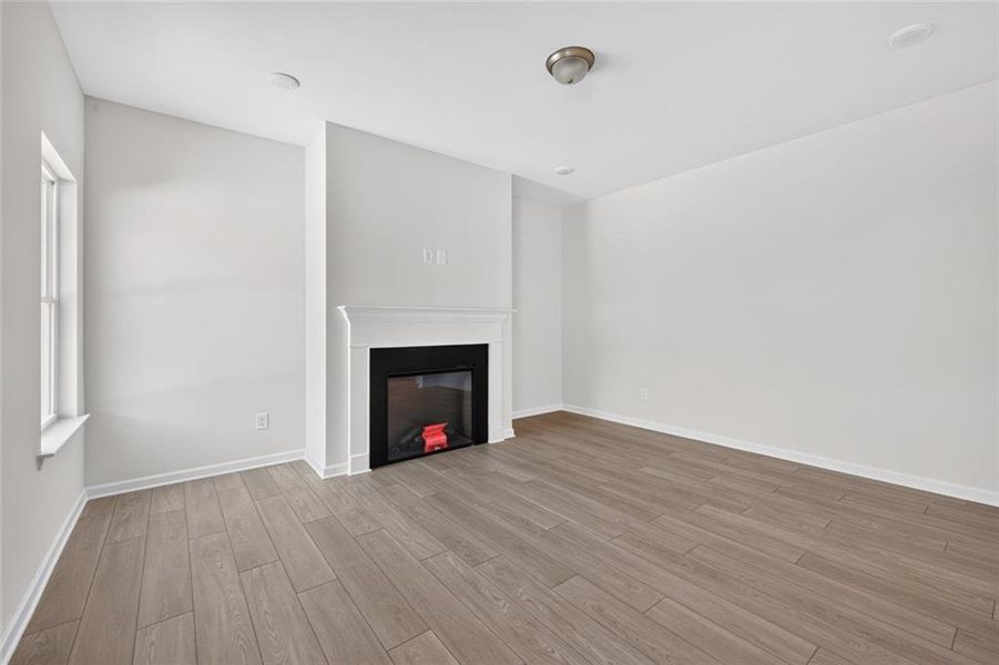 Spacious, unfurnished interior of a new home in Southbend, Rome (Image 31).
